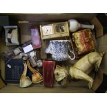 A mixed collection of items to include: cased Meerschaum pipe, vintage pair of spectacles, gents