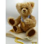 Steiff Collectors Bear Of The Year 2002 with Bag & Cert