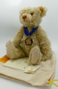 Steiff Collectors Bear Of The Year 2004 with Bag & Cert