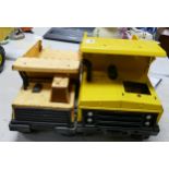 Tonka Mighty Dumper truck & similar small item, largest 48cm(2)