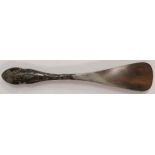 Silver handled shoehorn decorated with cherubs, Birmingham 1906, in exceptional, crisp condition,