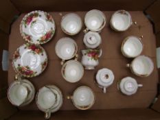 Royal Albert Old Country Roses: to include 12cups & saucers, 2 cream jugs and 2 sugar bowls. All