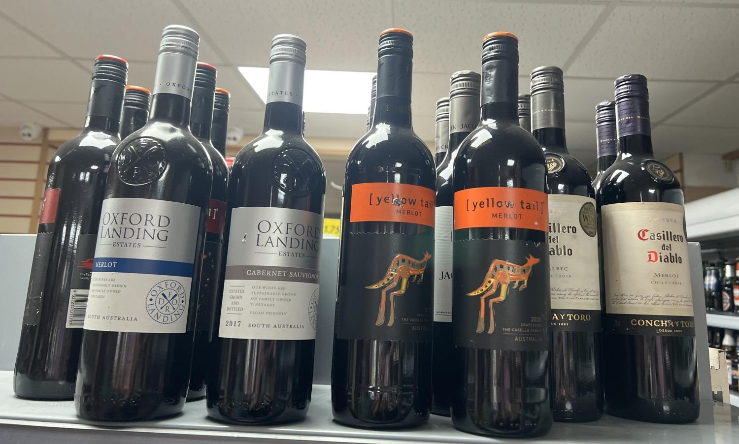 18 bottles of red wine to include Yellow tail, Oxford landing, CAsillero