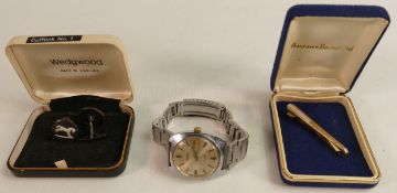 Gentleman's collection of items, including Montine automatic day date steel wristwatch, Wedgwood