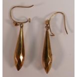 9ct gold pair of earrings, 1.3g.