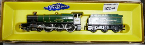 Boxed Hornby Albert Hall 4983 train and carriage. R-759