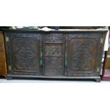 Large Antique Carved Oak 3 Drawer Sideboard, with 2 outer large doors, 192 x 56 x 98cm