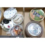 A collection of Royal Doulton & similar wall plaques & plates(2 trays)