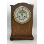 Oak Cased Mantle Clock, height 33cm