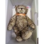 Steiff Collectors Bear Of The Year 2009 with box & Certificate