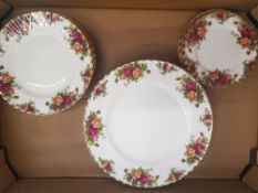 Royal Albert Old Country Roses items to include 6 Side Plates, 6 Salad Plates & 6 Dinner Plates