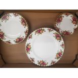 Royal Albert Old Country Roses items to include 6 Side Plates, 6 Salad Plates & 6 Dinner Plates