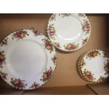 Royal Albert Old Country Roses items to include 6 Side Plates, 6 Salad Plates & 6 Dinner Plates