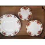 Royal Albert Old Country Roses items to include 6 Side Plates, 6 Salad Plates & 6 Dinner Plates