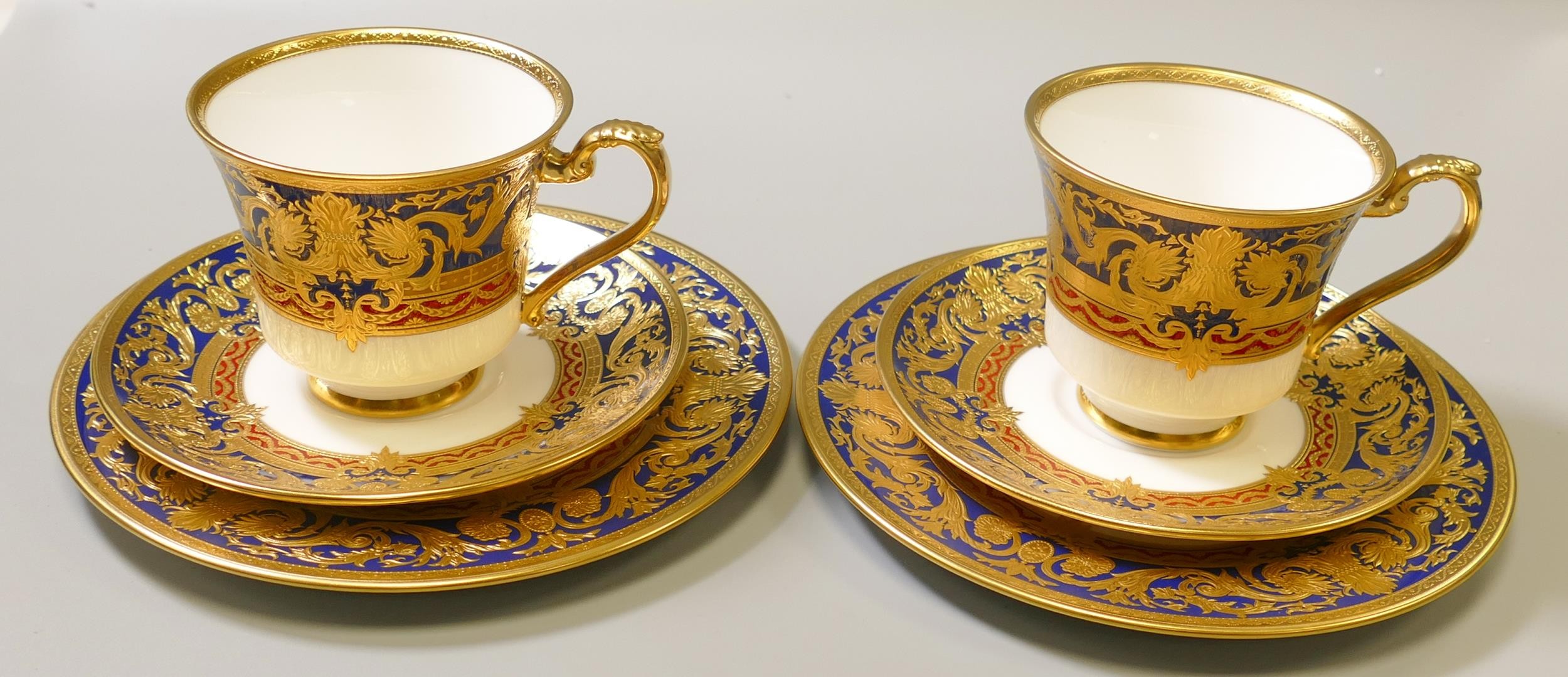 De Lamerie Fine Bone China heavily gilded Dark Blue Empress patterned trios, specially made high end - Image 3 of 3