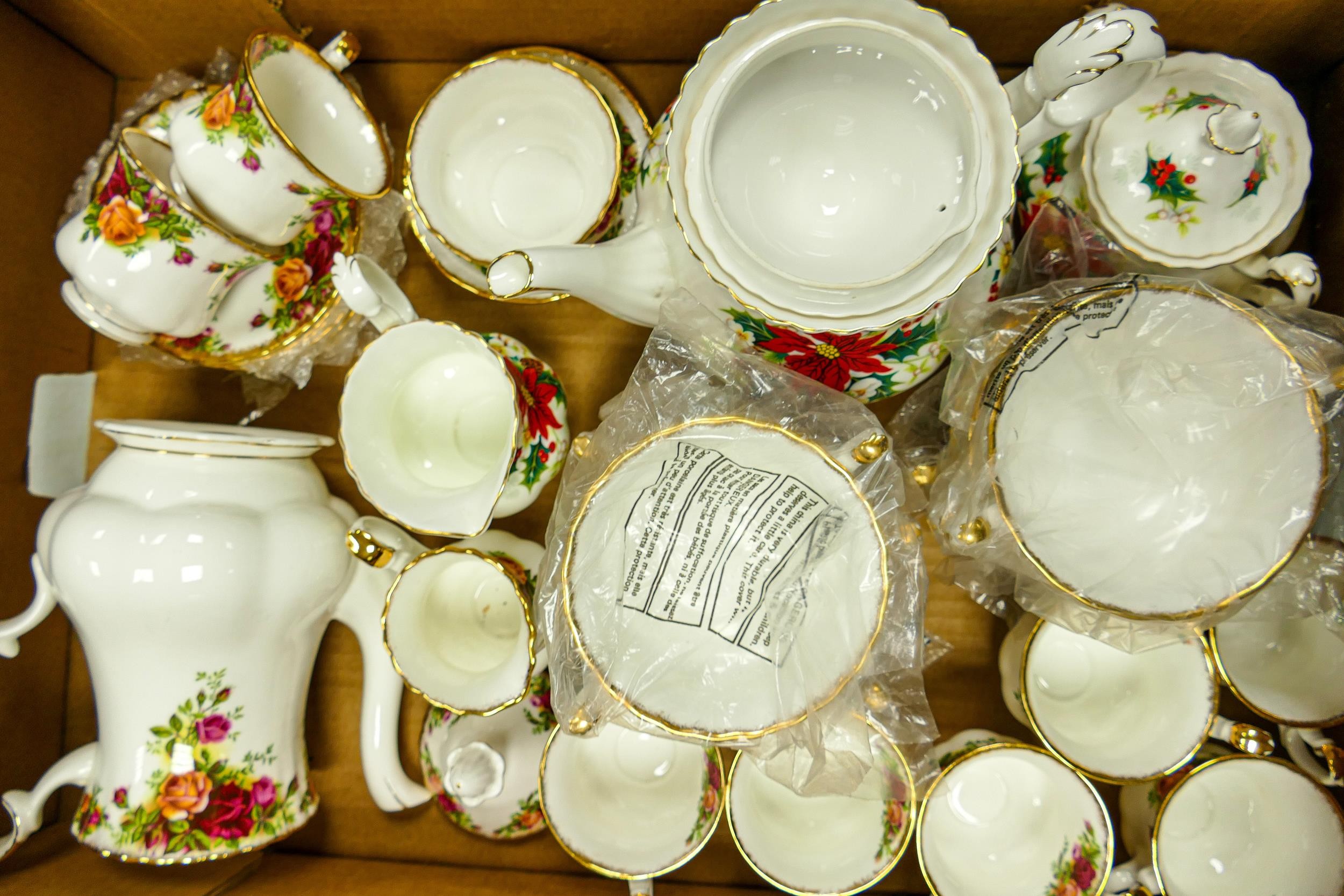 A large collection of Royal Albert Old Country Roses & Poinsettia patterned tea & dinner ware - Image 5 of 7