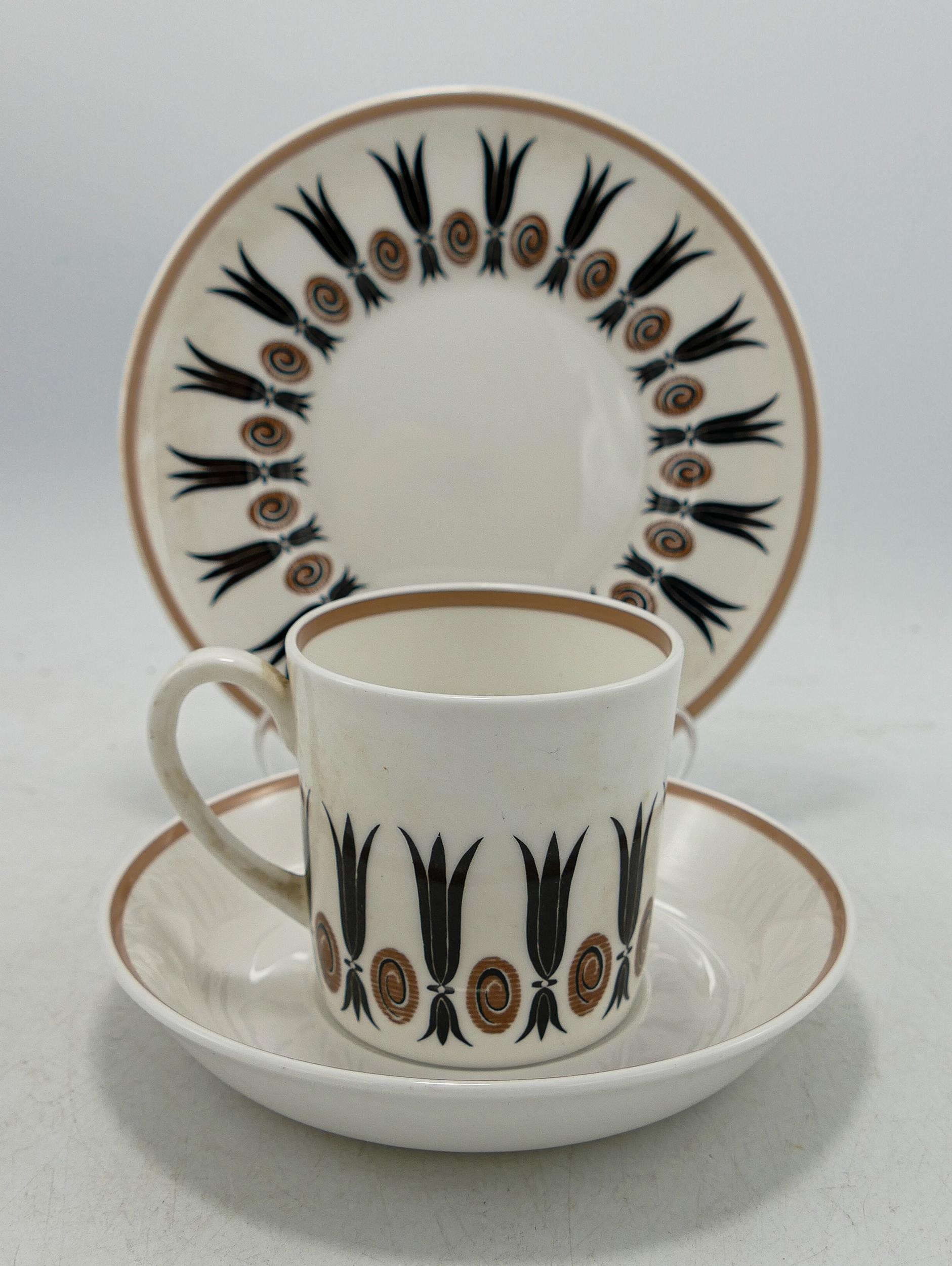 Susie Cooper Corinthian C2056 tea ware to include - cups, saucers, cake plate, milk jug, sugar bowl.