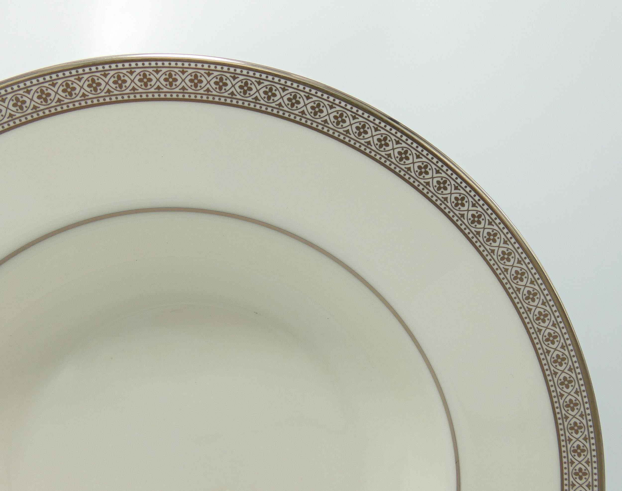 Royal Doulton Archives Piper Platinum patterned tea & dinner ware to include - cups & saucers x 46