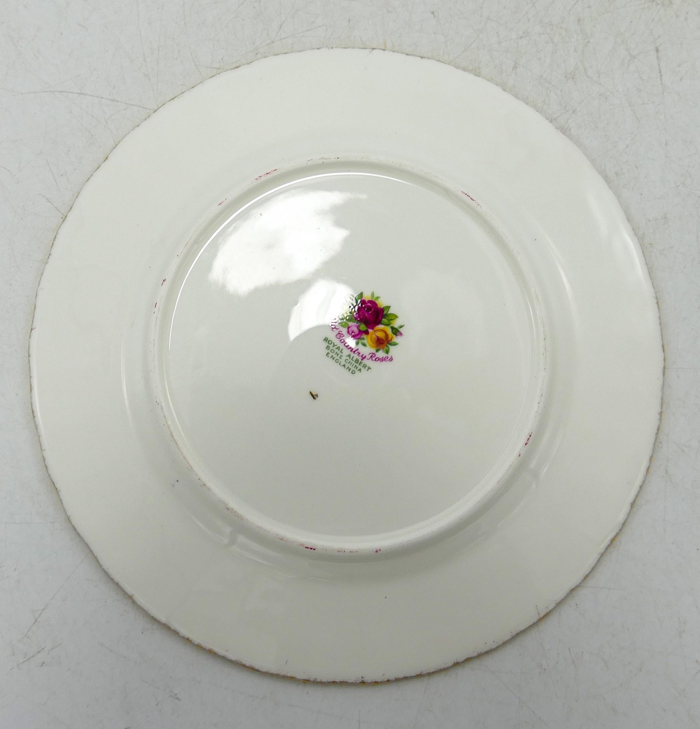 A large collection of Royal Albert Old Country Roses & Poinsettia patterned tea & dinner ware - Image 2 of 7