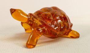 Amber model of a Tortoise, length 12.5cm.