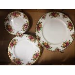 Royal Albert Old Country Roses items to include 6 Side Plates, 6 Salad Plates & 6 Dinner Plates