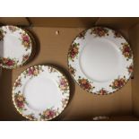 Royal Albert Old Country Roses items to include 6 Side Plates, 6 Salad Plates & 6 Dinner Plates