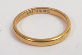 22ct gold wedding ring, size L,3.3g.