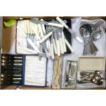 A collection of vintage boxed & loose cutlery