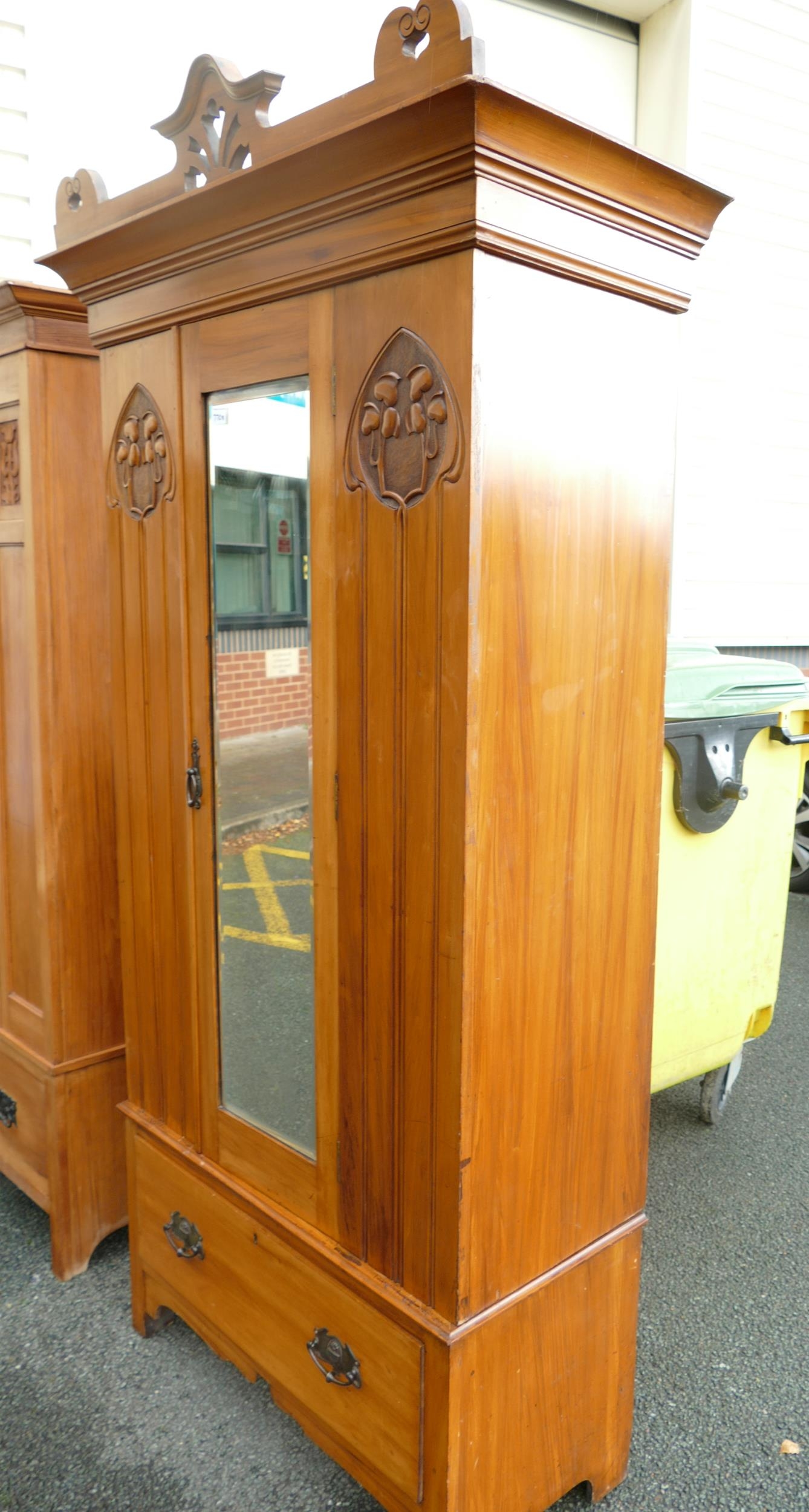 Art Nouveau Single Wardrobe with carved panel decoration, 216 x 107 x 49cm - Bild 2 aus 2