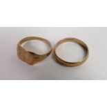 9ct gold signet ring and 9ct wedding ring, 5.7g. (2)