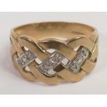 9ct gold gentlemans keepers ring, size X/Y, 6g.