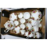 Royal Albert Old Country Roses patterned tea ware, 27 pieces