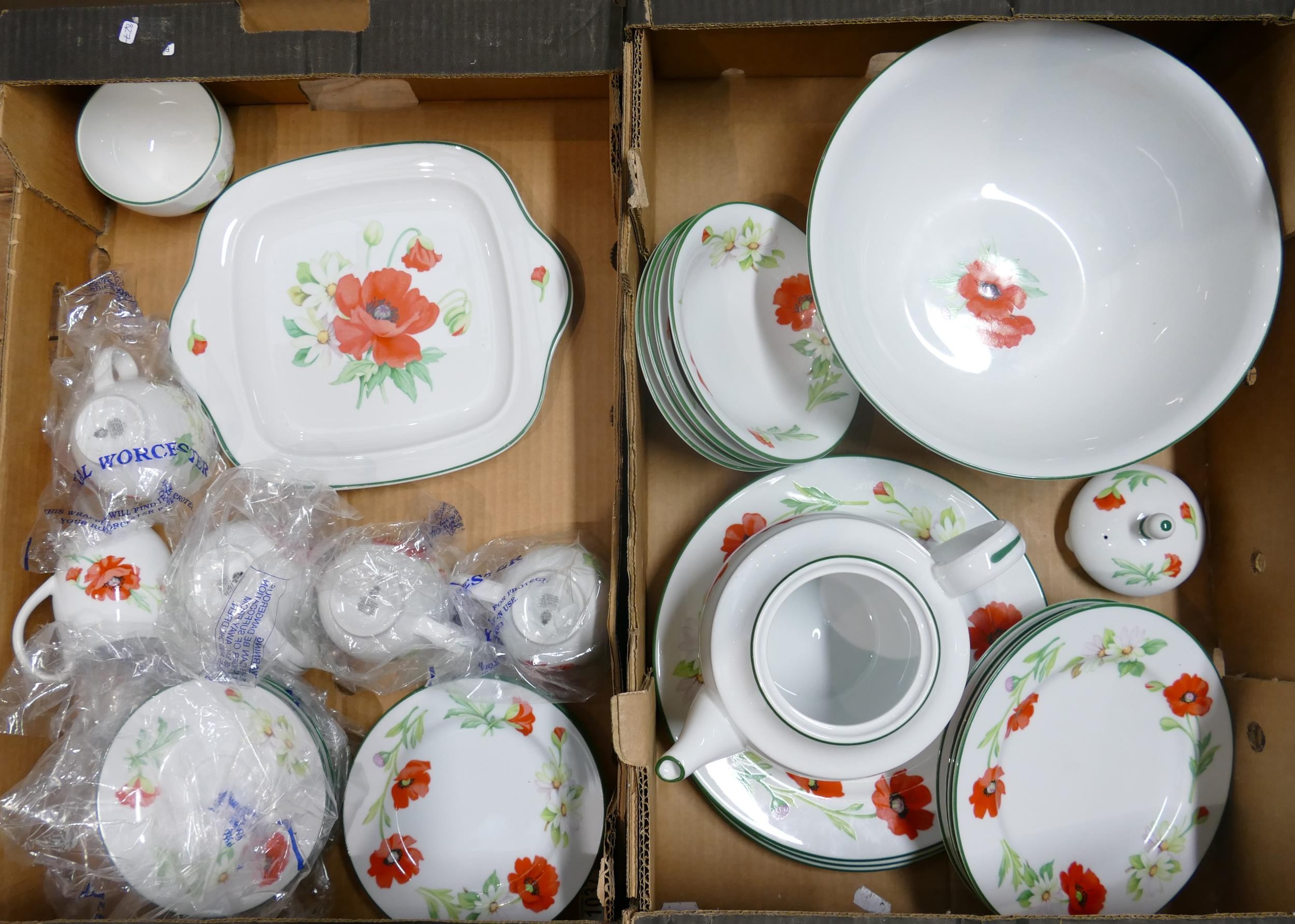 A collection of Royal Worcester Poppy paterned Tea & Dinnerware including, teapot, dinner plates,