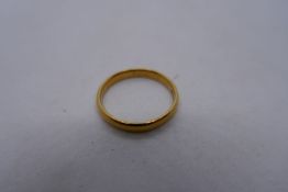 22ct yellow gold wedding band, marked 22, 2.9g, size N