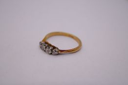 18ct yellow gold four stone diamond ring, marked 18ct, size Q, 2.5g approx