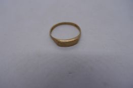 9ct Yellow gold ring, size S, marked 375, 1.3g