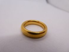 22ct yellow gold heavy wedding band, size Q, 13.1g approx