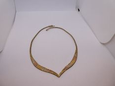 9ct triple colour gold necklace, marked 9K, 14.8g approx