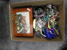 Box modern costume jewellery including silver dress ring, bead necklaces, etc