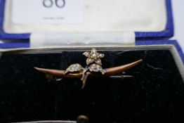 Cased 9ct yellow gold brooch with applied flower decoration inset with seed pearls, marked 375, 2g a