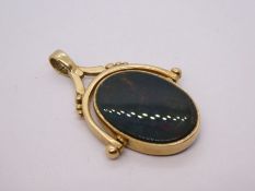 9ct gold pendant spin seal inset with agate panels, one marked 375, gross weight 9.2g approx