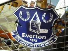 Everton sign