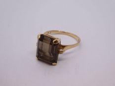 9ct rose gold cocktail ring set with large rectangular Smokey Topaz, size N, approx 3g, marked 375