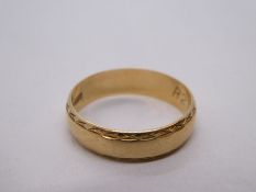 9ct yellow gold wedding band, 2g approx, marked 375, size L
