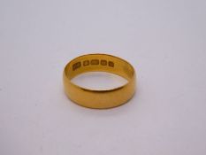22ct yellow gold wedding band, marked 22, 4.4g approx