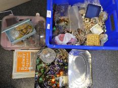 A large tray of costume jewellery and sundry