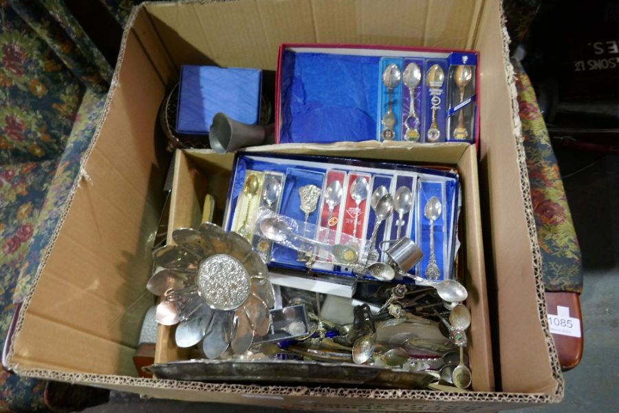 A quantity of souvenir spoons and sundry - Image 2 of 2