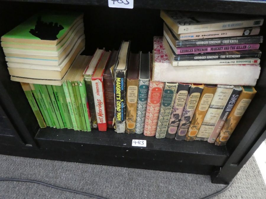 Books; a quantity of books by George Simenon by Penguin, Hamish Hamilton and others - Image 6 of 6