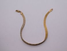 9ct two tone flat link bracelet, marked 375, 18cm approx, 2.2g approx