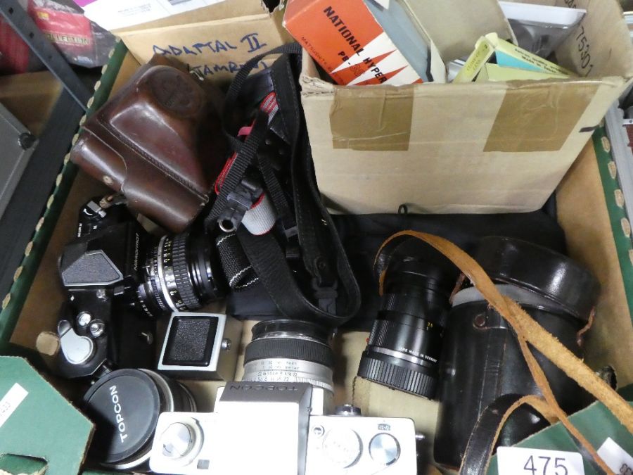 A quantity of vintage cameras and lenses, to include Nikkormat, Topcon, Agfa, Exakta, etc and other - Image 3 of 7